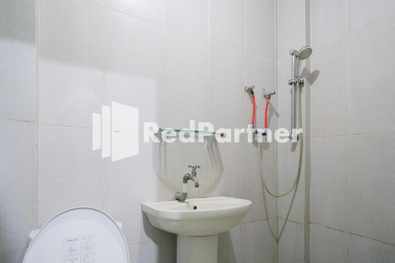 Pondok Hijau Syariah Mitra Reddoorz At Citraland Сурабая Экстерьер фото
